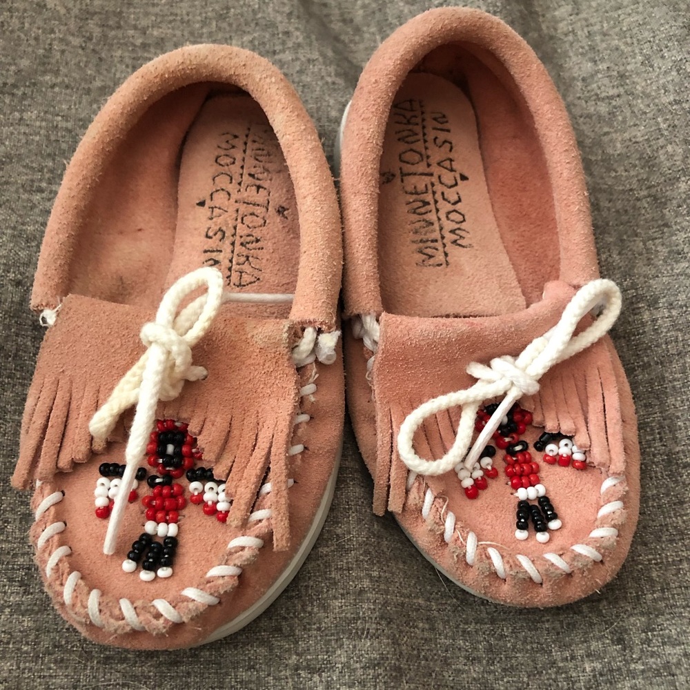 Minnetonka Moccasins pink with beaded thunderbird